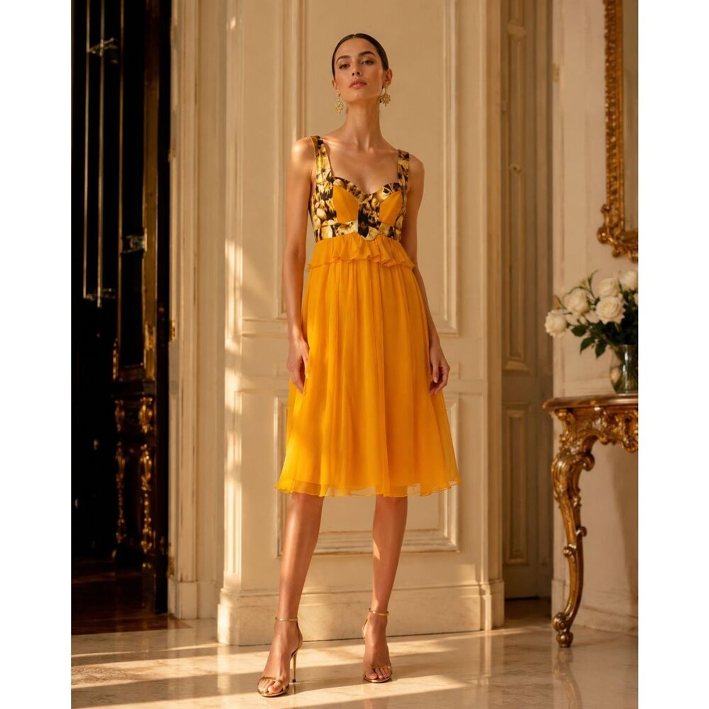 RUNWAY. Carolina Herrera Knee-Length Dress Size: 6 mustard yellow - Picture 2 of 16